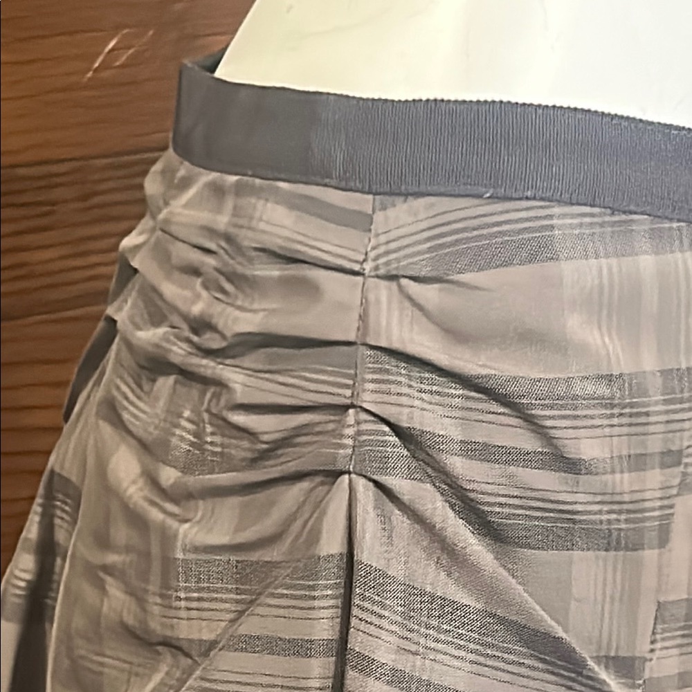 Chic A-Line Plaid Skirt in Gray - Picture 3 of 5